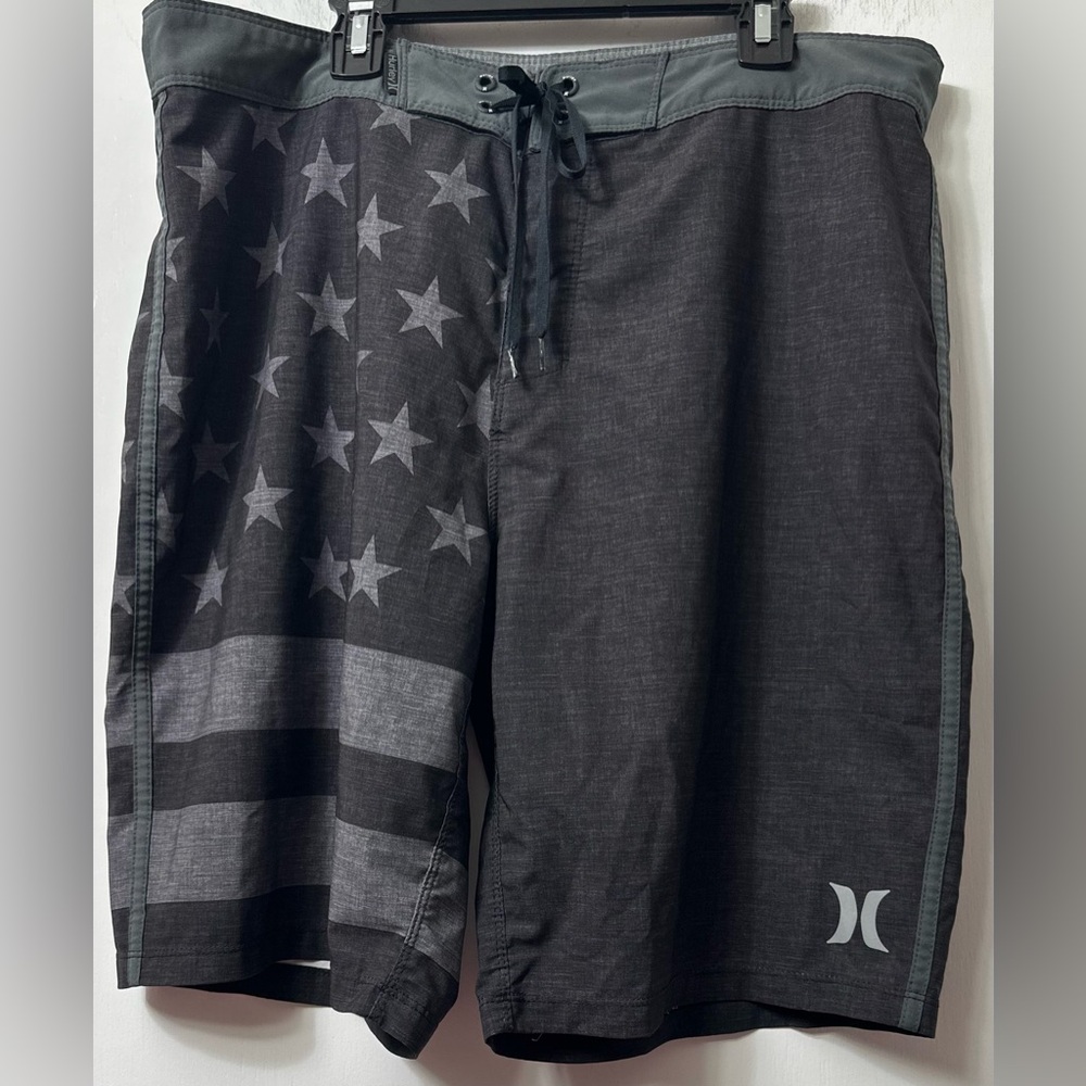 Hurley Black and Gray Board Shorts with Drawstring Waist
Like new size 32
